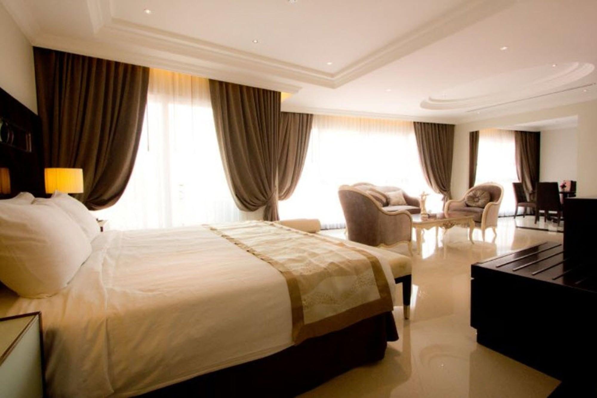 Hotel Lk Royal Wing Pattaya Exterior foto